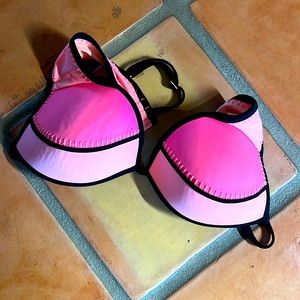 Victoria’s Secret bathing suit top 36D